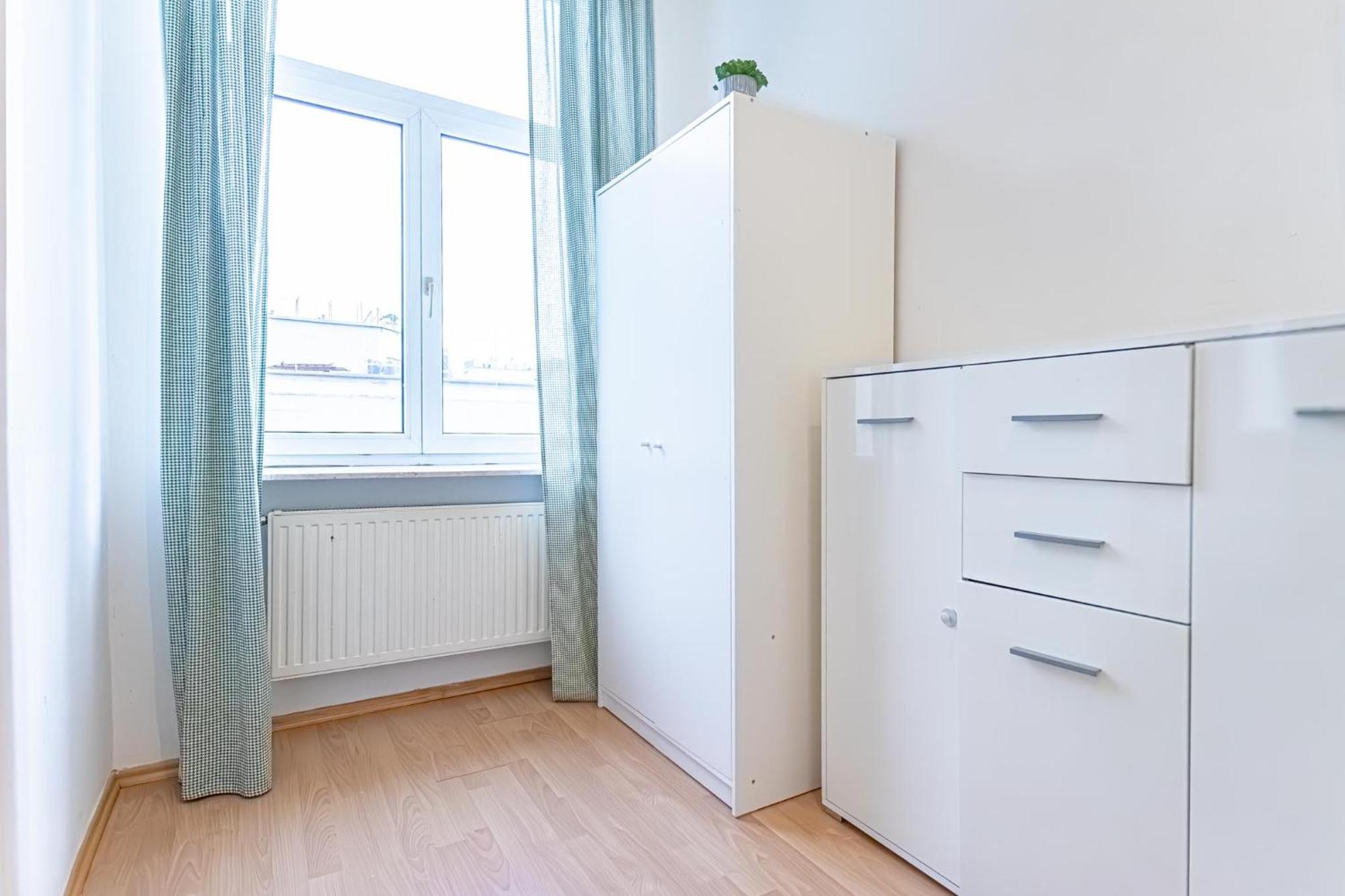 Apartment Beautiful 2br Near Bahnhof Meidling